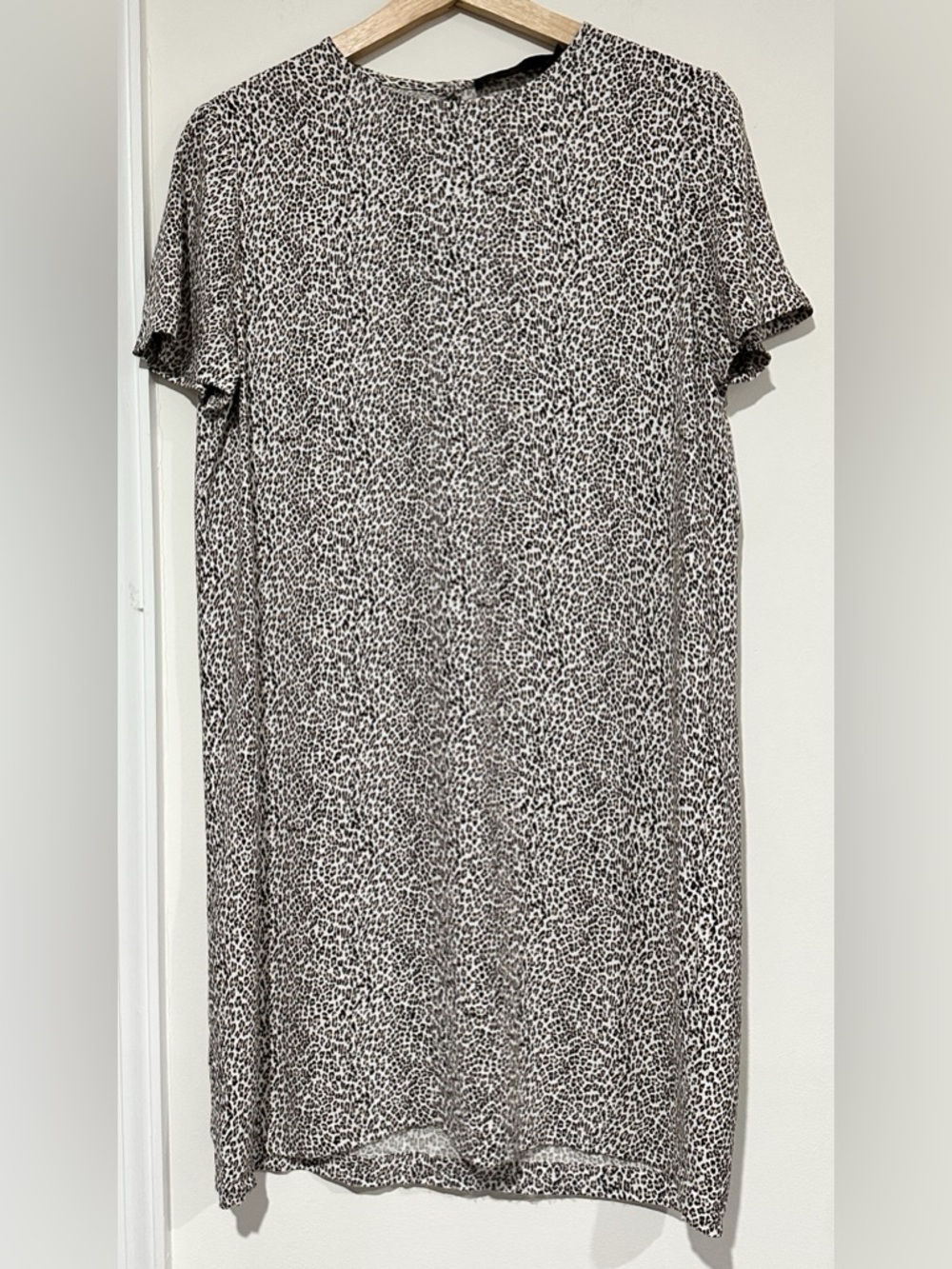 Jenni Kayne Leopard T-Shirt Dress - Picture 5 of 10